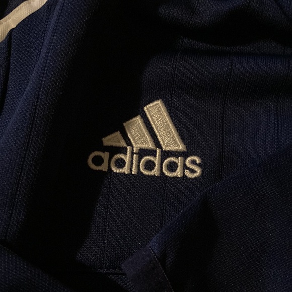 Adidas boys sweat shirt. Boys size M. - Picture 4 of 6